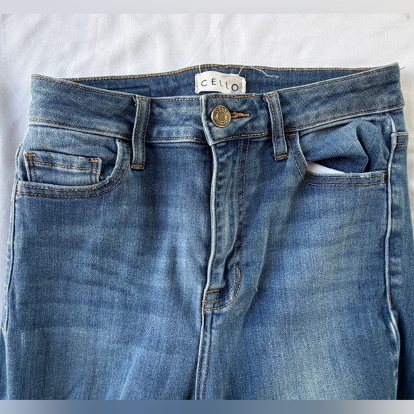 CELLO Distressed High-Rise Skinny Jeans - Picture 3 of 5